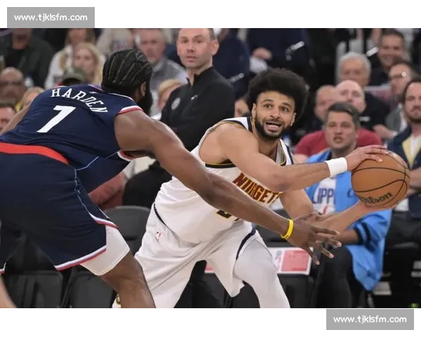 半场打卡!小卡 19 分钟 17 分率快船领先掘金 半场打卡!小卡 19 分钟 17 分率快船领先掘金