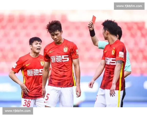 布尔克染红复盘:一张红牌照见中超与欧洲判罚鸿沟